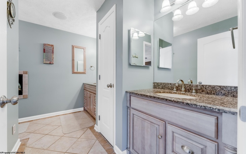 203 Foothills Lane, Morgantown, West Virginia 26508, 3 Bedrooms Bedrooms, 9 Rooms Rooms,2 BathroomsBathrooms,Single Family Detached,For Sale,Foothills,10161338