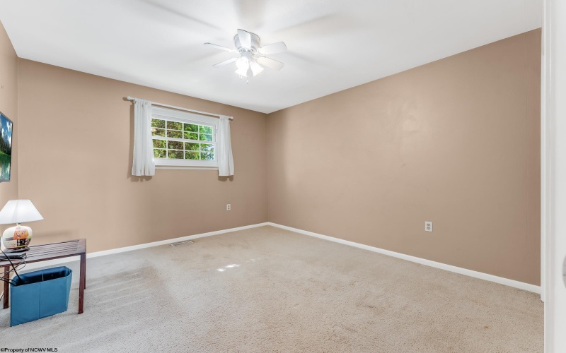 203 Foothills Lane, Morgantown, West Virginia 26508, 3 Bedrooms Bedrooms, 9 Rooms Rooms,2 BathroomsBathrooms,Single Family Detached,For Sale,Foothills,10161338