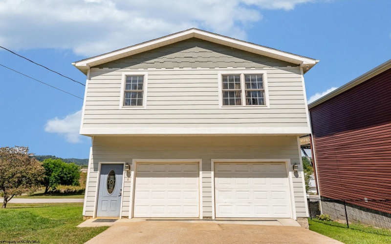 203 Foothills Lane, Morgantown, West Virginia 26508, 3 Bedrooms Bedrooms, 9 Rooms Rooms,2 BathroomsBathrooms,Single Family Detached,For Sale,Foothills,10161338