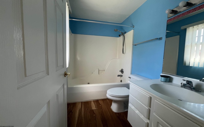 112 Donna Avenue, Morgantown, West Virginia 26505, 4 Bedrooms Bedrooms, 7 Rooms Rooms,3 BathroomsBathrooms,Single Family Attached,For Sale,Donna,10161342
