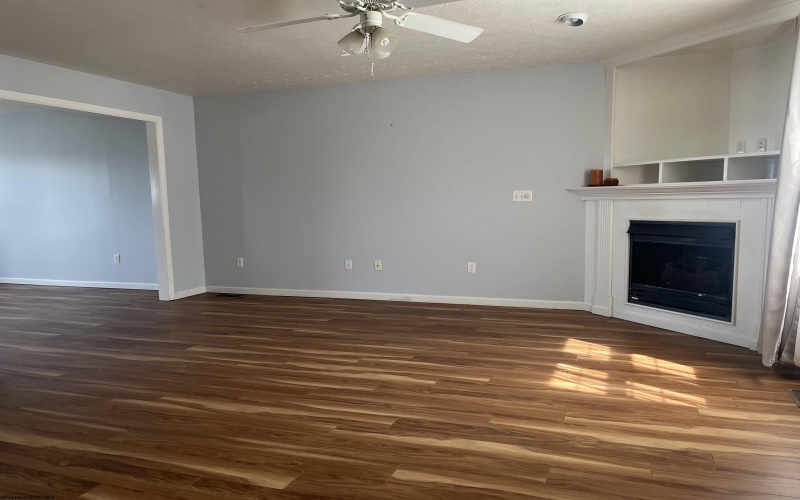 112 Donna Avenue, Morgantown, West Virginia 26505, 4 Bedrooms Bedrooms, 7 Rooms Rooms,3 BathroomsBathrooms,Single Family Attached,For Sale,Donna,10161342