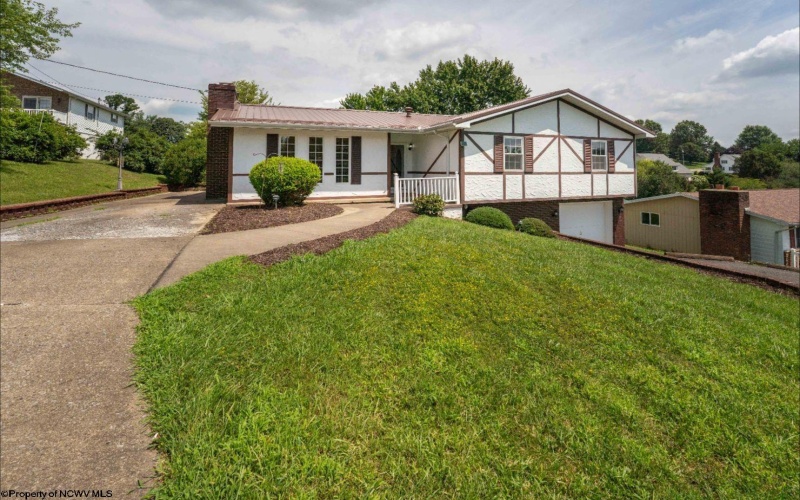 1503 Pattam Trail, Fairmont, West Virginia 26554, 3 Bedrooms Bedrooms, 7 Rooms Rooms,2 BathroomsBathrooms,Single Family Detached,For Sale,Pattam,10161365