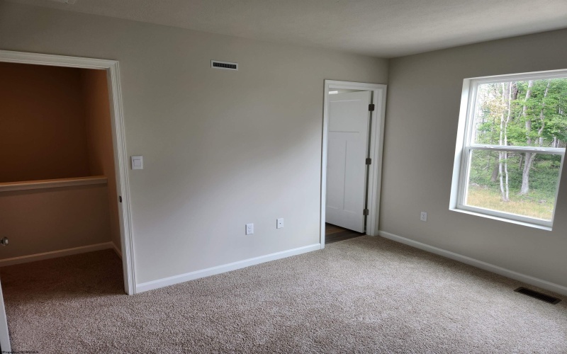 727 Hardman Drive, Morgantown, West Virginia 26501, 3 Bedrooms Bedrooms, 6 Rooms Rooms,2 BathroomsBathrooms,Single Family Attached,For Sale,Hardman,10161355