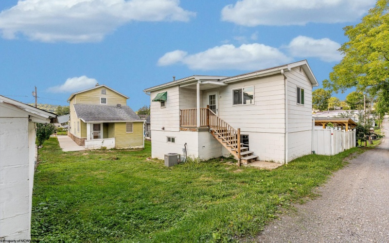 532 & 532 1/2 Herman Avenue, Star City, West Virginia 26505, ,Multi-unit/income,For Sale,Herman,10161343