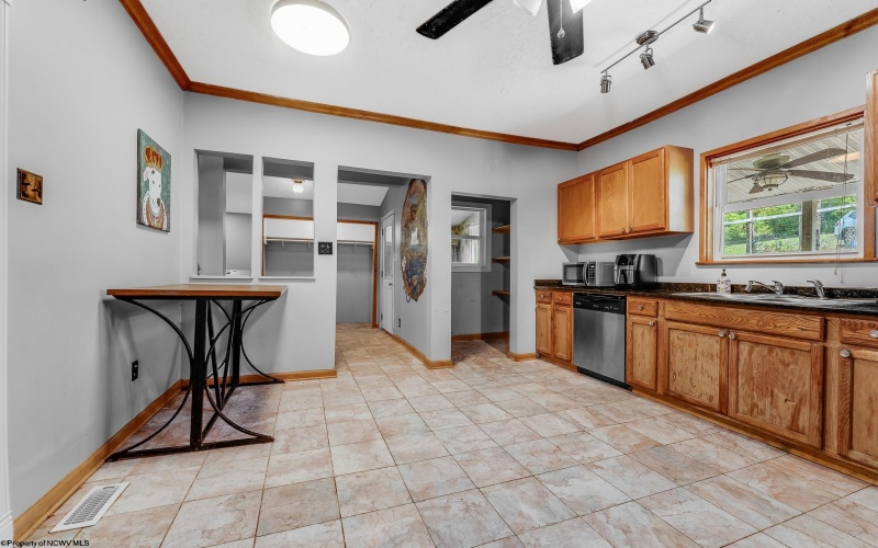 336 Gabbertville Road, Morgantown, West Virginia 26501, 2 Bedrooms Bedrooms, 6 Rooms Rooms,2 BathroomsBathrooms,Single Family Detached,For Sale,Gabbertville,10161364