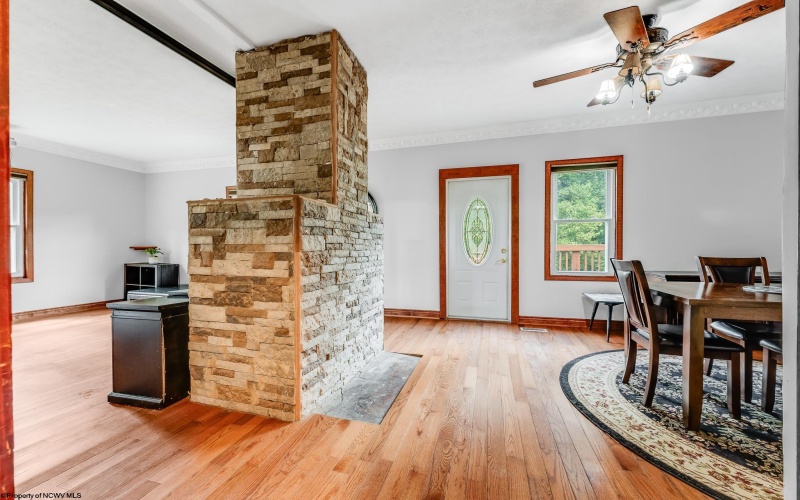 336 Gabbertville Road, Morgantown, West Virginia 26501, 2 Bedrooms Bedrooms, 6 Rooms Rooms,2 BathroomsBathrooms,Single Family Detached,For Sale,Gabbertville,10161364