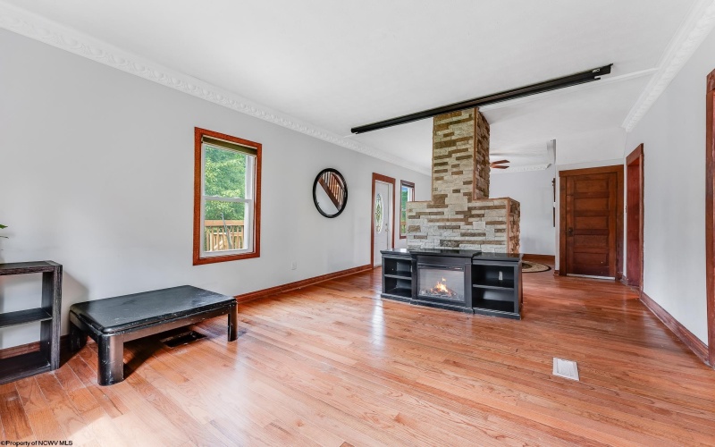 336 Gabbertville Road, Morgantown, West Virginia 26501, 2 Bedrooms Bedrooms, 6 Rooms Rooms,2 BathroomsBathrooms,Single Family Detached,For Sale,Gabbertville,10161364