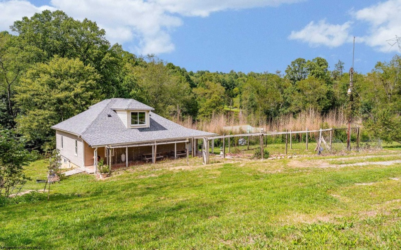 336 Gabbertville Road, Morgantown, West Virginia 26501, 2 Bedrooms Bedrooms, 6 Rooms Rooms,2 BathroomsBathrooms,Single Family Detached,For Sale,Gabbertville,10161364