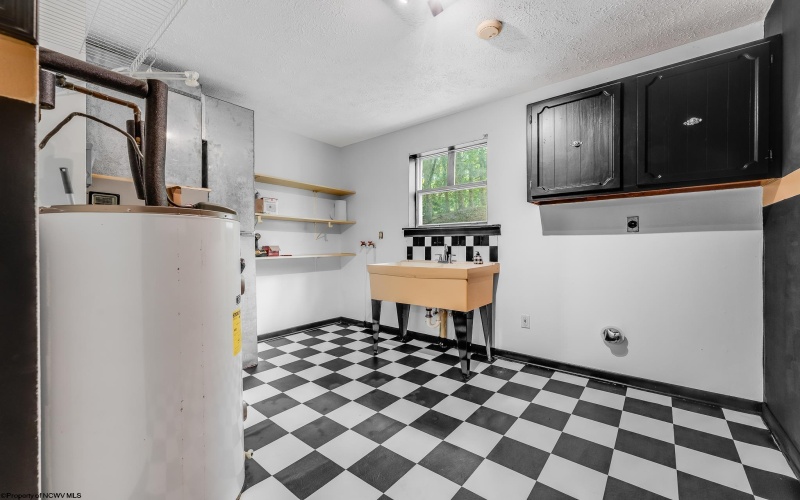 663 Kenwood Place, Morgantown, West Virginia 26505, 4 Bedrooms Bedrooms, 12 Rooms Rooms,3 BathroomsBathrooms,Single Family Detached,For Sale,Kenwood,10161363