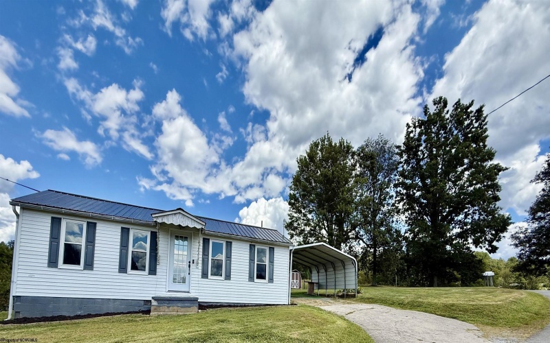 129 Darlynn Road, Philippi, West Virginia 26416, 2 Bedrooms Bedrooms, 6 Rooms Rooms,1 BathroomBathrooms,Single Family Detached,For Sale,Darlynn,10161345