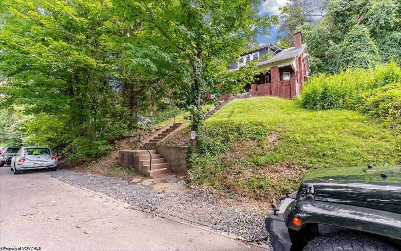 524 Pearl Avenue, Morgantown, West Virginia 26505, 3 Bedrooms Bedrooms, 7 Rooms Rooms,2 BathroomsBathrooms,Single Family Detached,For Sale,Pearl,10161348