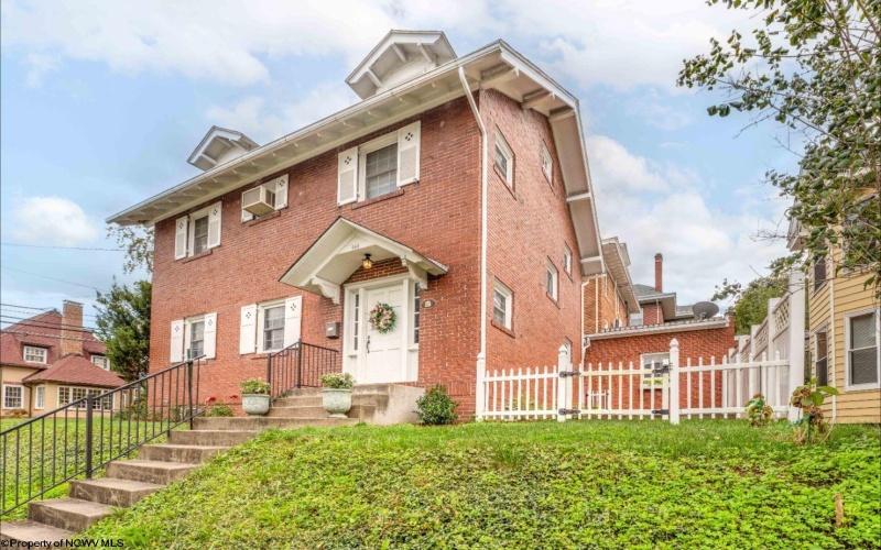 212 Euclid Avenue, Morgantown, West Virginia 26501, 3 Bedrooms Bedrooms, 7 Rooms Rooms,1 BathroomBathrooms,Single Family Detached,For Sale,Euclid,10161357