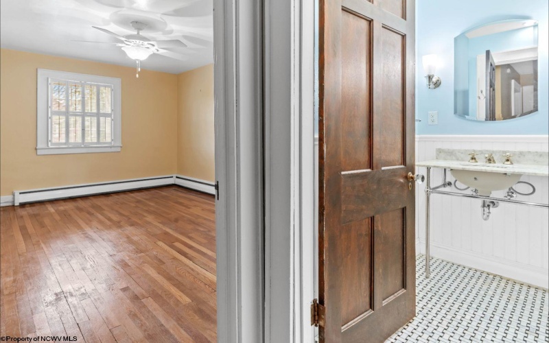 212 Euclid Avenue, Morgantown, West Virginia 26501, 3 Bedrooms Bedrooms, 7 Rooms Rooms,1 BathroomBathrooms,Single Family Detached,For Sale,Euclid,10161357