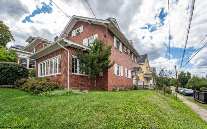 212 Euclid Avenue, Morgantown, West Virginia 26501, 3 Bedrooms Bedrooms, 7 Rooms Rooms,1 BathroomBathrooms,Single Family Detached,For Sale,Euclid,10161357