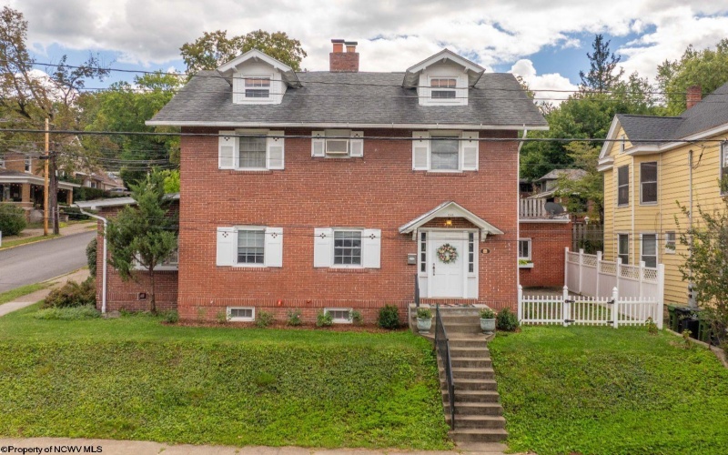 212 Euclid Avenue, Morgantown, West Virginia 26501, 3 Bedrooms Bedrooms, 7 Rooms Rooms,1 BathroomBathrooms,Single Family Detached,For Sale,Euclid,10161357