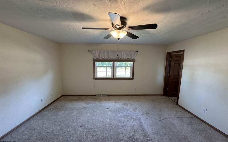 8 Franklin Court, Fairmont, West Virginia 26554-0000, 3 Bedrooms Bedrooms, 5 Rooms Rooms,2 BathroomsBathrooms,Single Family Detached,For Sale,Franklin,10161360