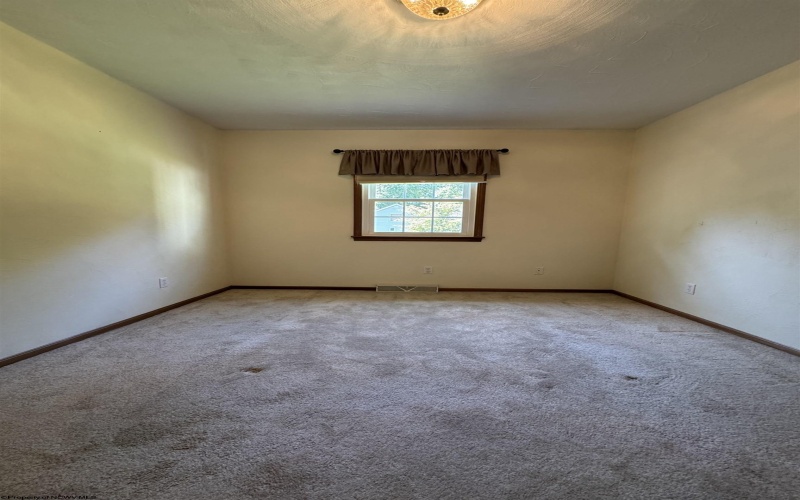 8 Franklin Court, Fairmont, West Virginia 26554-0000, 3 Bedrooms Bedrooms, 5 Rooms Rooms,2 BathroomsBathrooms,Single Family Detached,For Sale,Franklin,10161360