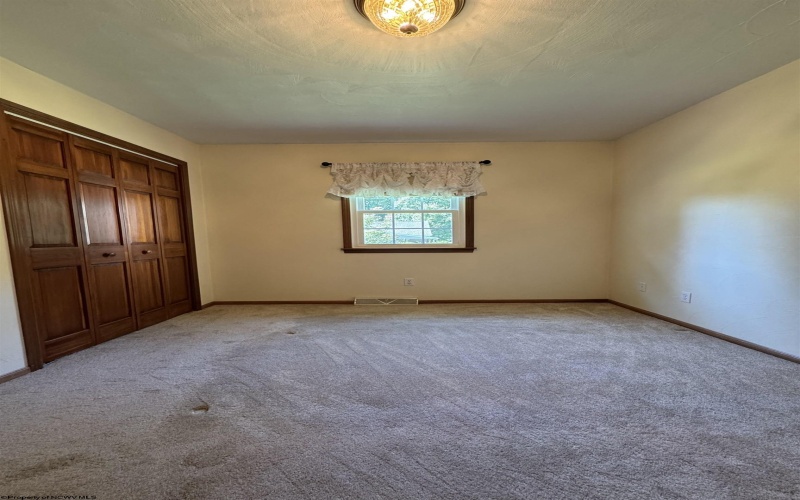 8 Franklin Court, Fairmont, West Virginia 26554-0000, 3 Bedrooms Bedrooms, 5 Rooms Rooms,2 BathroomsBathrooms,Single Family Detached,For Sale,Franklin,10161360