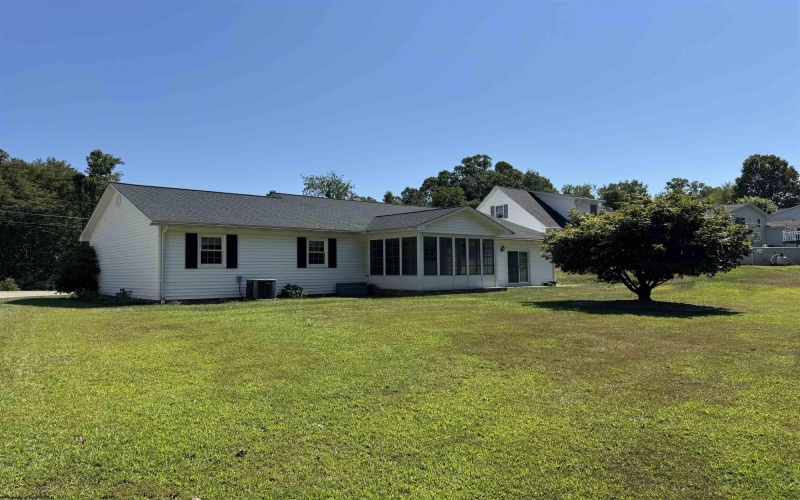 8 Franklin Court, Fairmont, West Virginia 26554-0000, 3 Bedrooms Bedrooms, 5 Rooms Rooms,2 BathroomsBathrooms,Single Family Detached,For Sale,Franklin,10161360