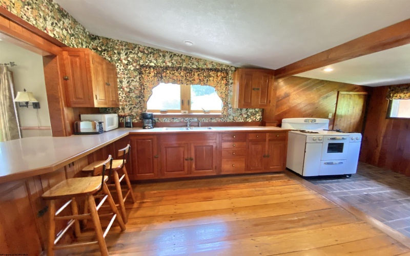 135 Cedar Lane, West Union, West Virginia 26456, 3 Bedrooms Bedrooms, 8 Rooms Rooms,2 BathroomsBathrooms,Single Family Detached,For Sale,Cedar,10161359