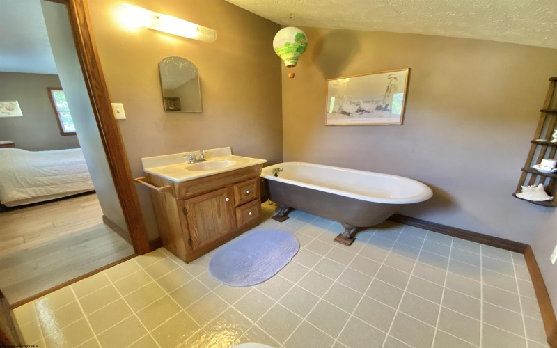 135 Cedar Lane, West Union, West Virginia 26456, 3 Bedrooms Bedrooms, 8 Rooms Rooms,2 BathroomsBathrooms,Single Family Detached,For Sale,Cedar,10161359