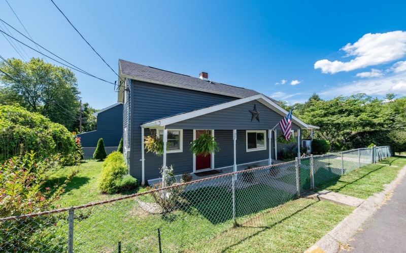 1477 Center Hill Avenue, Star City, West Virginia 26505, 3 Bedrooms Bedrooms, 7 Rooms Rooms,2 BathroomsBathrooms,Single Family Detached,For Sale,Center Hill,10161349