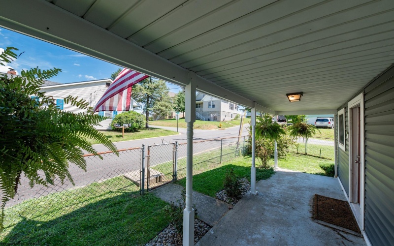 1477 Center Hill Avenue, Star City, West Virginia 26505, 3 Bedrooms Bedrooms, 7 Rooms Rooms,2 BathroomsBathrooms,Single Family Detached,For Sale,Center Hill,10161349