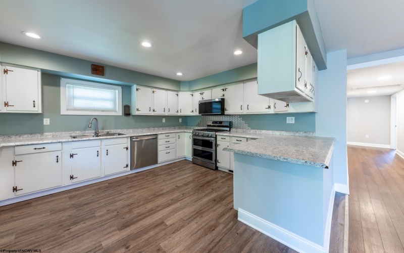 1477 Center Hill Avenue, Star City, West Virginia 26505, 3 Bedrooms Bedrooms, 7 Rooms Rooms,2 BathroomsBathrooms,Single Family Detached,For Sale,Center Hill,10161349