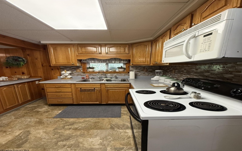 280 Mustang Alley, Huttonsville, West Virginia 26273, 5 Bedrooms Bedrooms, 23 Rooms Rooms,4 BathroomsBathrooms,Single Family Detached,For Sale,Mustang,10161370