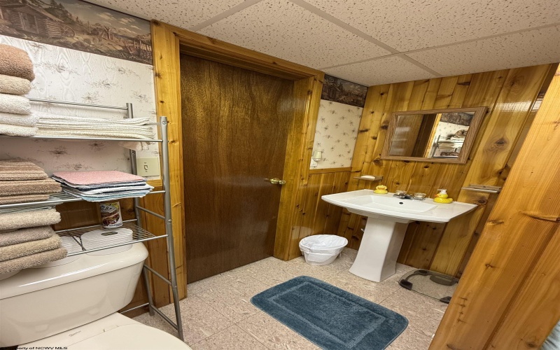280 Mustang Alley, Huttonsville, West Virginia 26273, 5 Bedrooms Bedrooms, 23 Rooms Rooms,4 BathroomsBathrooms,Single Family Detached,For Sale,Mustang,10161370