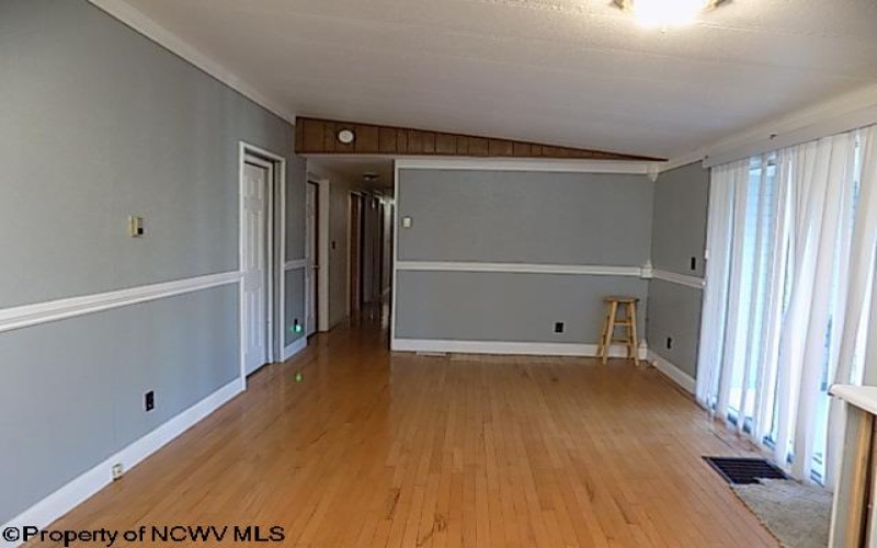 1076 Kingwood Pike, Morgantown, West Virginia 26508, 3 Bedrooms Bedrooms, 8 Rooms Rooms,2 BathroomsBathrooms,Single Family Detached,For Sale,Kingwood,10161367
