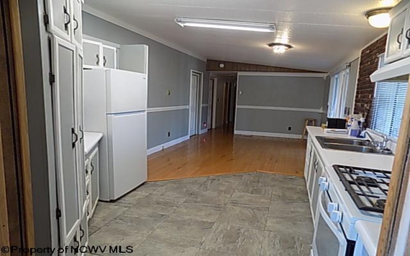 1076 Kingwood Pike, Morgantown, West Virginia 26508, 3 Bedrooms Bedrooms, 8 Rooms Rooms,2 BathroomsBathrooms,Single Family Detached,For Sale,Kingwood,10161367