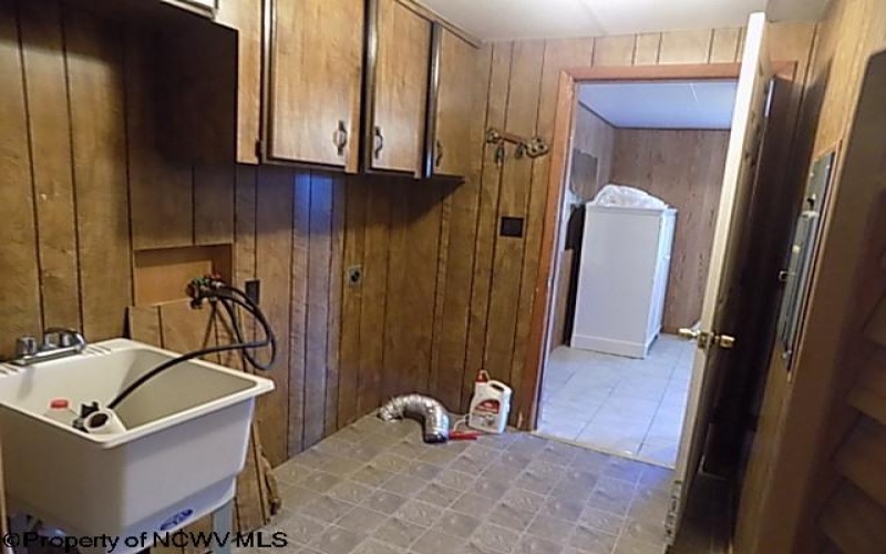 1076 Kingwood Pike, Morgantown, West Virginia 26508, 3 Bedrooms Bedrooms, 8 Rooms Rooms,2 BathroomsBathrooms,Single Family Detached,For Sale,Kingwood,10161367