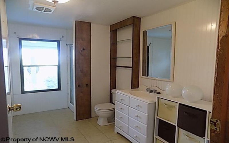 1076 Kingwood Pike, Morgantown, West Virginia 26508, 3 Bedrooms Bedrooms, 8 Rooms Rooms,2 BathroomsBathrooms,Single Family Detached,For Sale,Kingwood,10161367