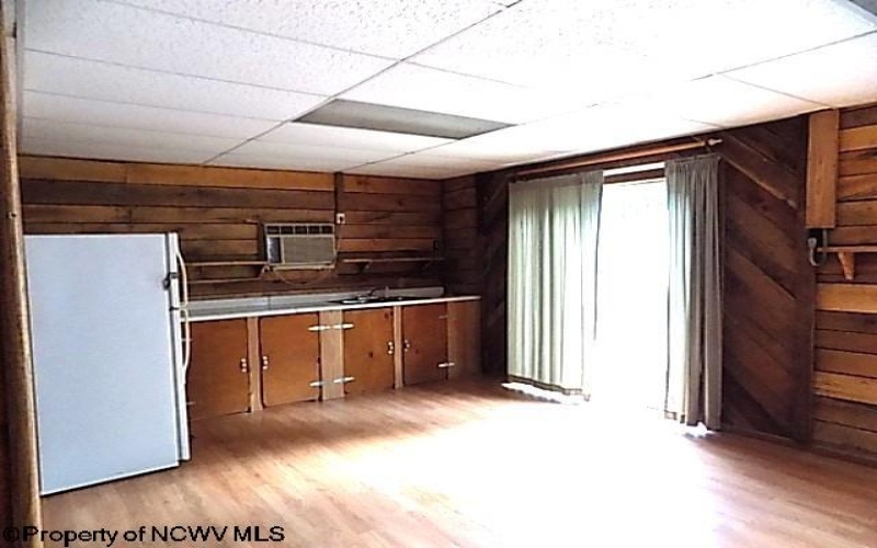 1076 Kingwood Pike, Morgantown, West Virginia 26508, 3 Bedrooms Bedrooms, 8 Rooms Rooms,2 BathroomsBathrooms,Single Family Detached,For Sale,Kingwood,10161367
