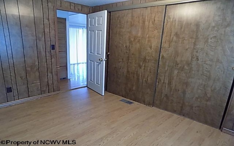 1076 Kingwood Pike, Morgantown, West Virginia 26508, 3 Bedrooms Bedrooms, 8 Rooms Rooms,2 BathroomsBathrooms,Single Family Detached,For Sale,Kingwood,10161367