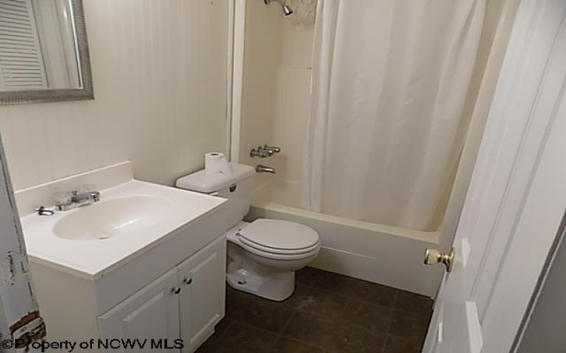 1076 Kingwood Pike, Morgantown, West Virginia 26508, 3 Bedrooms Bedrooms, 8 Rooms Rooms,2 BathroomsBathrooms,Single Family Detached,For Sale,Kingwood,10161367