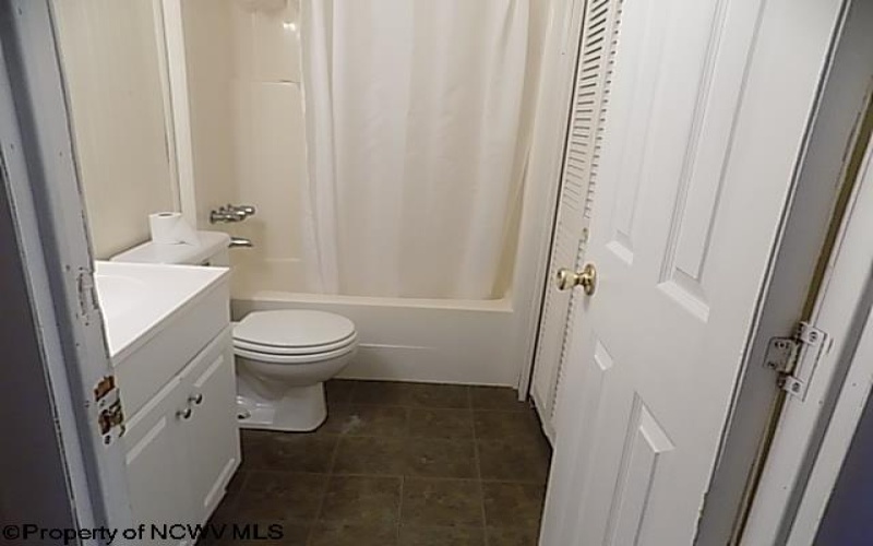 1076 Kingwood Pike, Morgantown, West Virginia 26508, 3 Bedrooms Bedrooms, 8 Rooms Rooms,2 BathroomsBathrooms,Single Family Detached,For Sale,Kingwood,10161367
