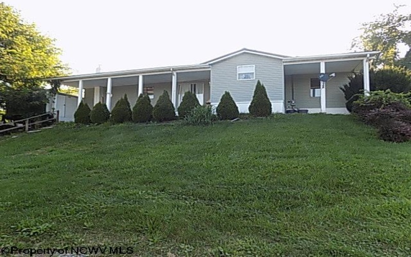 1076 Kingwood Pike, Morgantown, West Virginia 26508, 3 Bedrooms Bedrooms, 8 Rooms Rooms,2 BathroomsBathrooms,Single Family Detached,For Sale,Kingwood,10161367