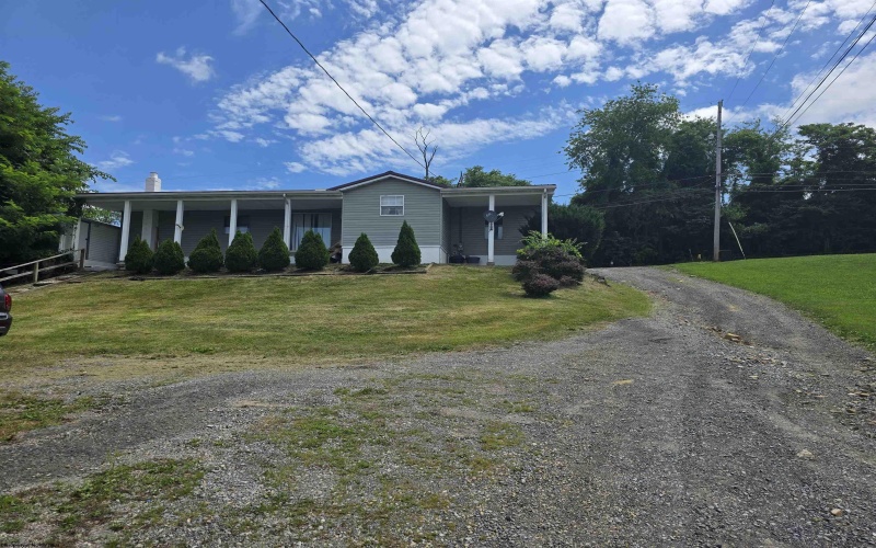 1076 Kingwood Pike, Morgantown, West Virginia 26508, 3 Bedrooms Bedrooms, 8 Rooms Rooms,2 BathroomsBathrooms,Single Family Detached,For Sale,Kingwood,10161367