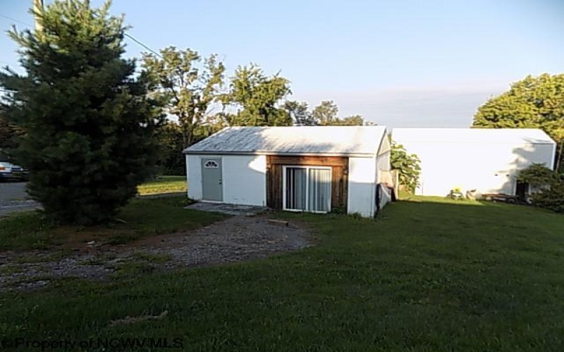 1076 Kingwood Pike, Morgantown, West Virginia 26508, 3 Bedrooms Bedrooms, 8 Rooms Rooms,2 BathroomsBathrooms,Single Family Detached,For Sale,Kingwood,10161367