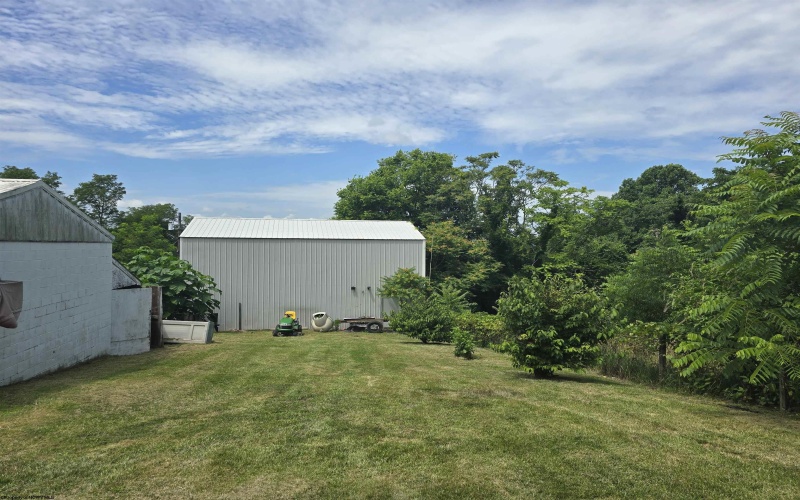 1076 Kingwood Pike, Morgantown, West Virginia 26508, 3 Bedrooms Bedrooms, 8 Rooms Rooms,2 BathroomsBathrooms,Single Family Detached,For Sale,Kingwood,10161367