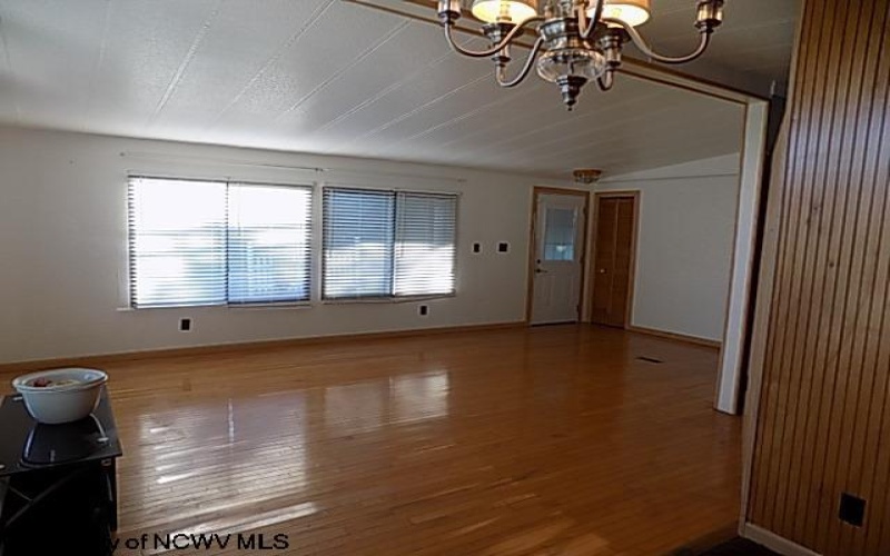 1076 Kingwood Pike, Morgantown, West Virginia 26508, 3 Bedrooms Bedrooms, 8 Rooms Rooms,2 BathroomsBathrooms,Single Family Detached,For Sale,Kingwood,10161367