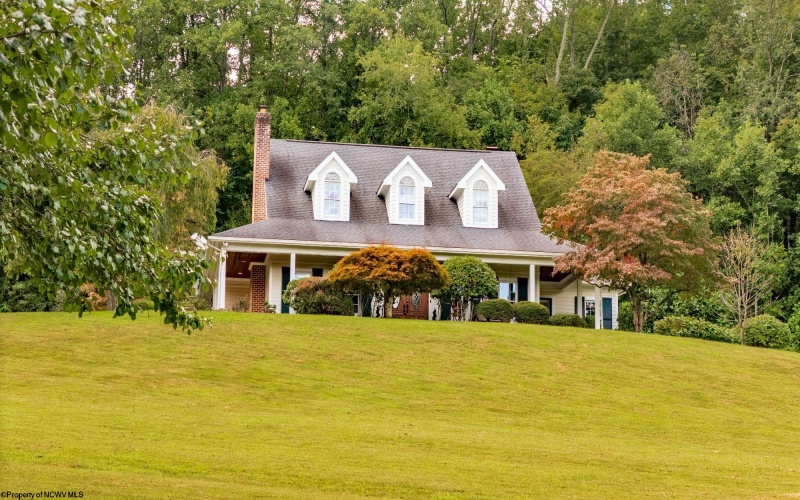 70 Pounds Hollow Road, Morgantown, West Virginia 26508, 4 Bedrooms Bedrooms, 12 Rooms Rooms,4 BathroomsBathrooms,Single Family Detached,For Sale,Pounds Hollow,10161396