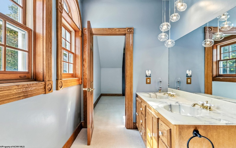 70 Pounds Hollow Road, Morgantown, West Virginia 26508, 4 Bedrooms Bedrooms, 12 Rooms Rooms,4 BathroomsBathrooms,Single Family Detached,For Sale,Pounds Hollow,10161396