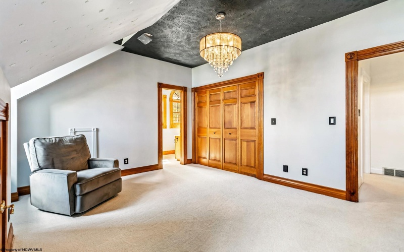 70 Pounds Hollow Road, Morgantown, West Virginia 26508, 4 Bedrooms Bedrooms, 12 Rooms Rooms,4 BathroomsBathrooms,Single Family Detached,For Sale,Pounds Hollow,10161396