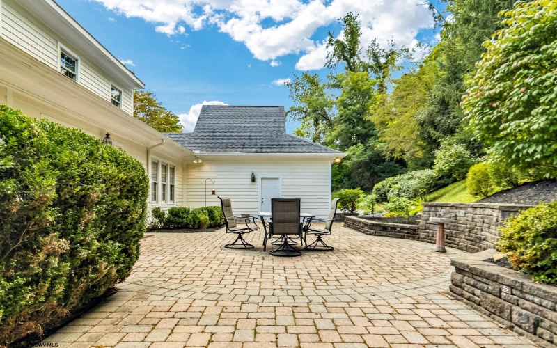 70 Pounds Hollow Road, Morgantown, West Virginia 26508, 4 Bedrooms Bedrooms, 12 Rooms Rooms,4 BathroomsBathrooms,Single Family Detached,For Sale,Pounds Hollow,10161396
