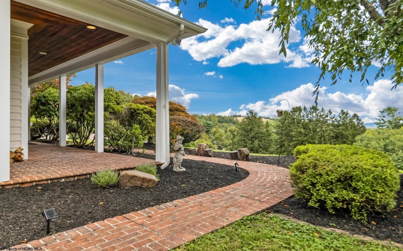 70 Pounds Hollow Road, Morgantown, West Virginia 26508, 4 Bedrooms Bedrooms, 12 Rooms Rooms,4 BathroomsBathrooms,Single Family Detached,For Sale,Pounds Hollow,10161396