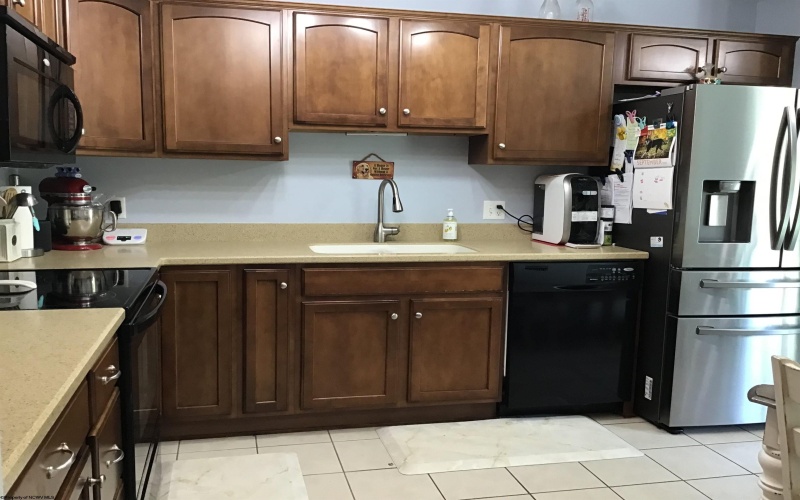 114 Barrington Court, Bridgeport, West Virginia 26330, 3 Bedrooms Bedrooms, 8 Rooms Rooms,2 BathroomsBathrooms,Single Family Attached,For Sale,Barrington,10161394