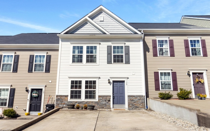129 Inlet Street, Morgantown, West Virginia 26508, 3 Bedrooms Bedrooms, 6 Rooms Rooms,2 BathroomsBathrooms,Single Family Attached,For Sale,Inlet,10161393